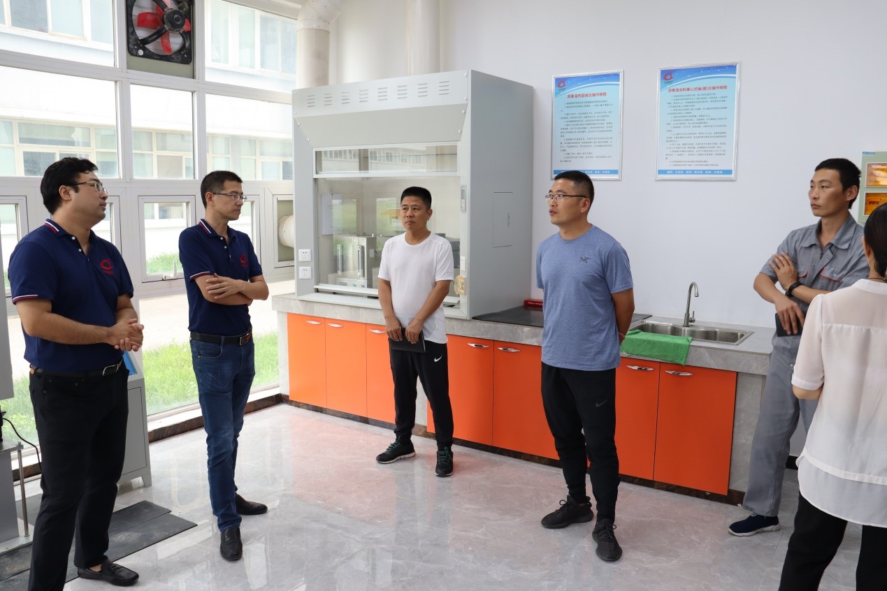 濱海新區(qū)建投軌道公司領導考察試驗室